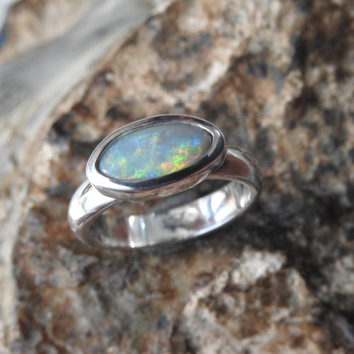 AUSTRALIAN OPAL RING