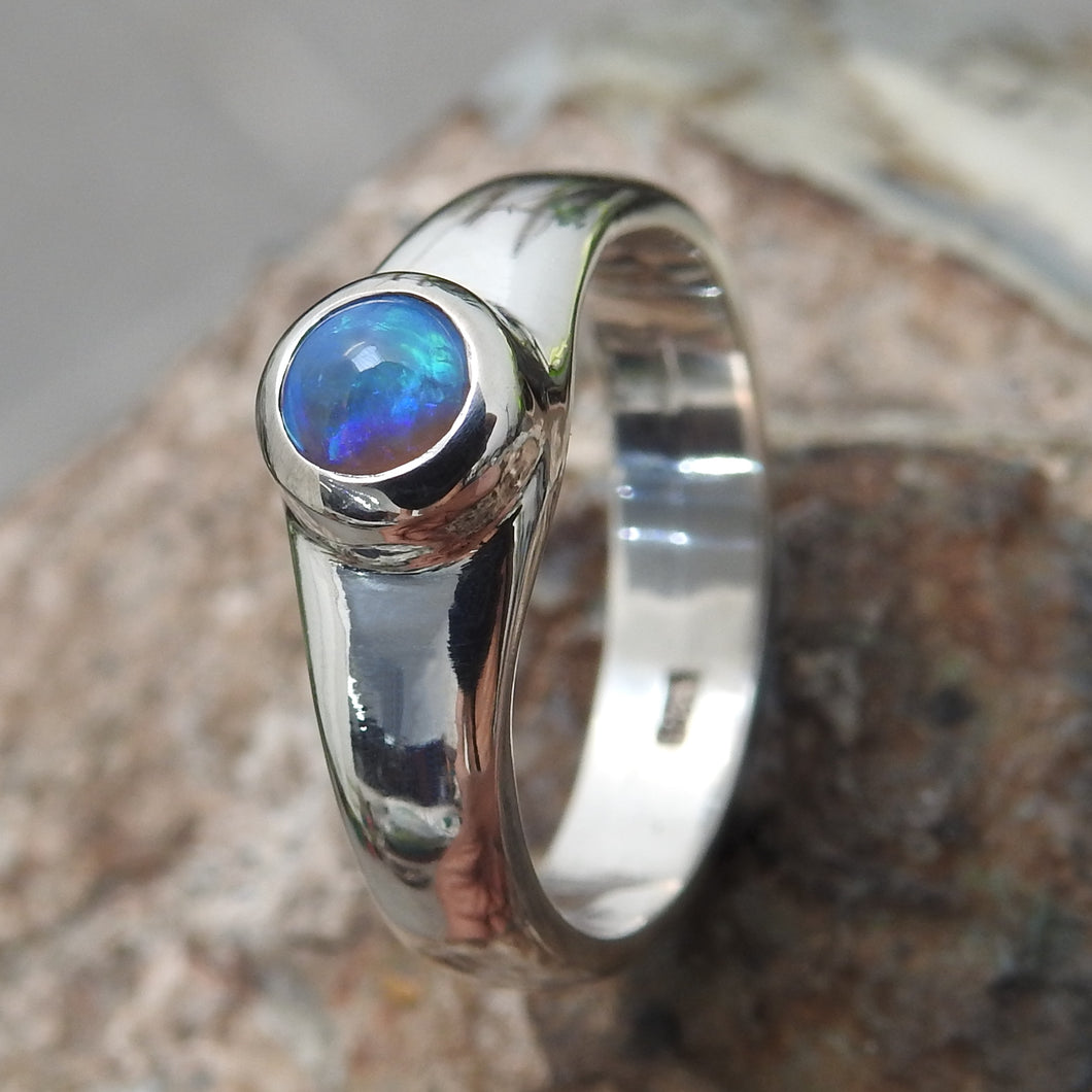 AUSTRALIAN OPAL RING