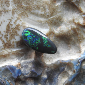 AUSTRALIAN BLACK OPAL