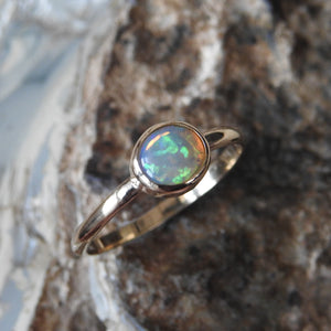 CRYSTAL OPAL RING